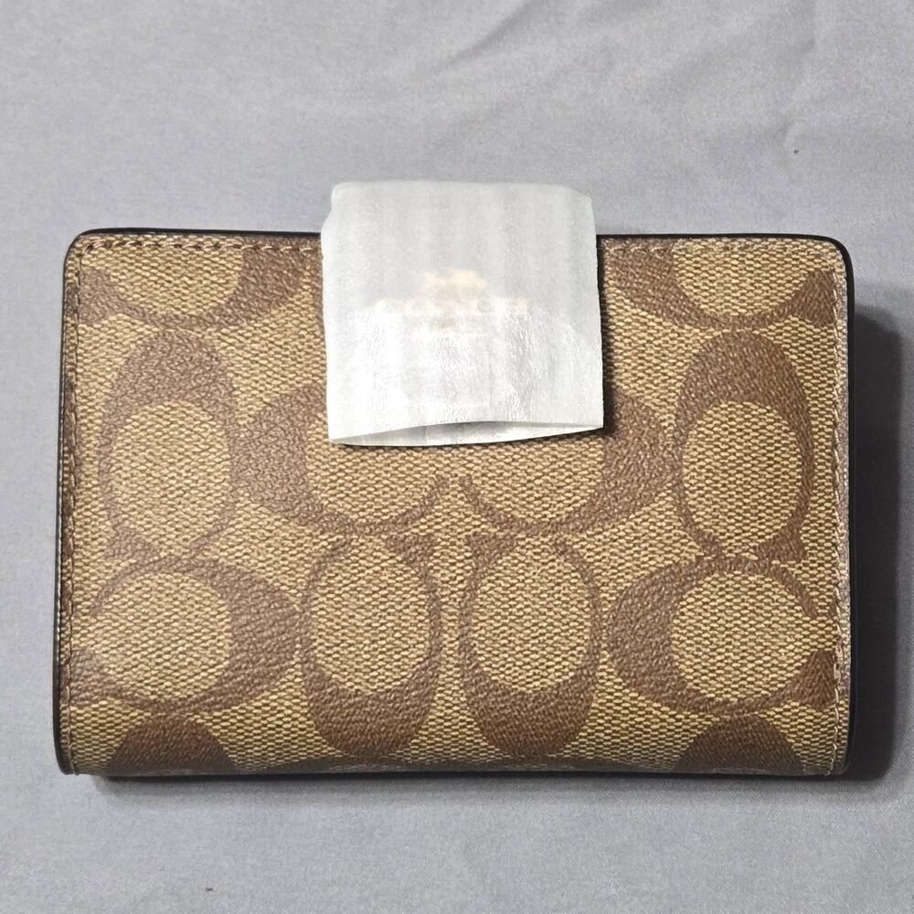 Coach Khaki/Saddle Sig Corner Zip Wallet
